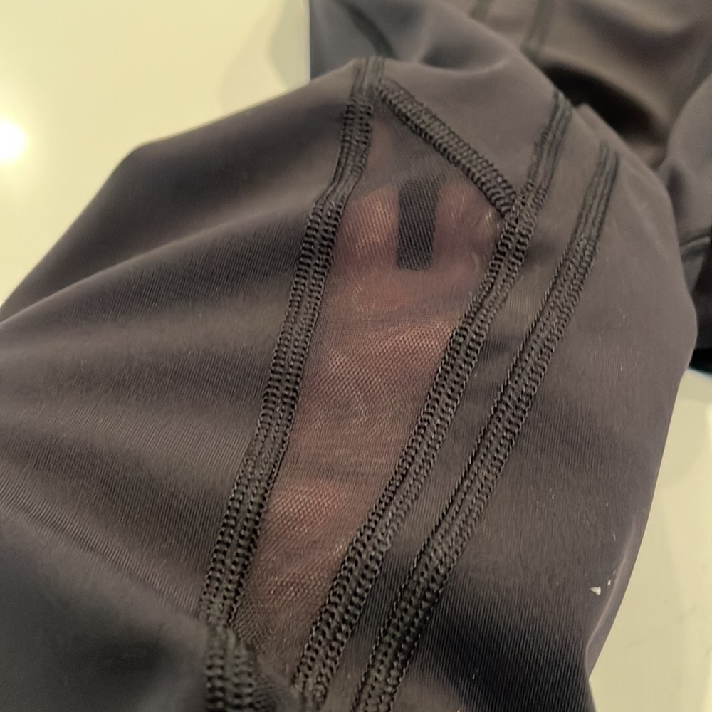 Lululemon women’s crop leggings - Picture 7 of 10